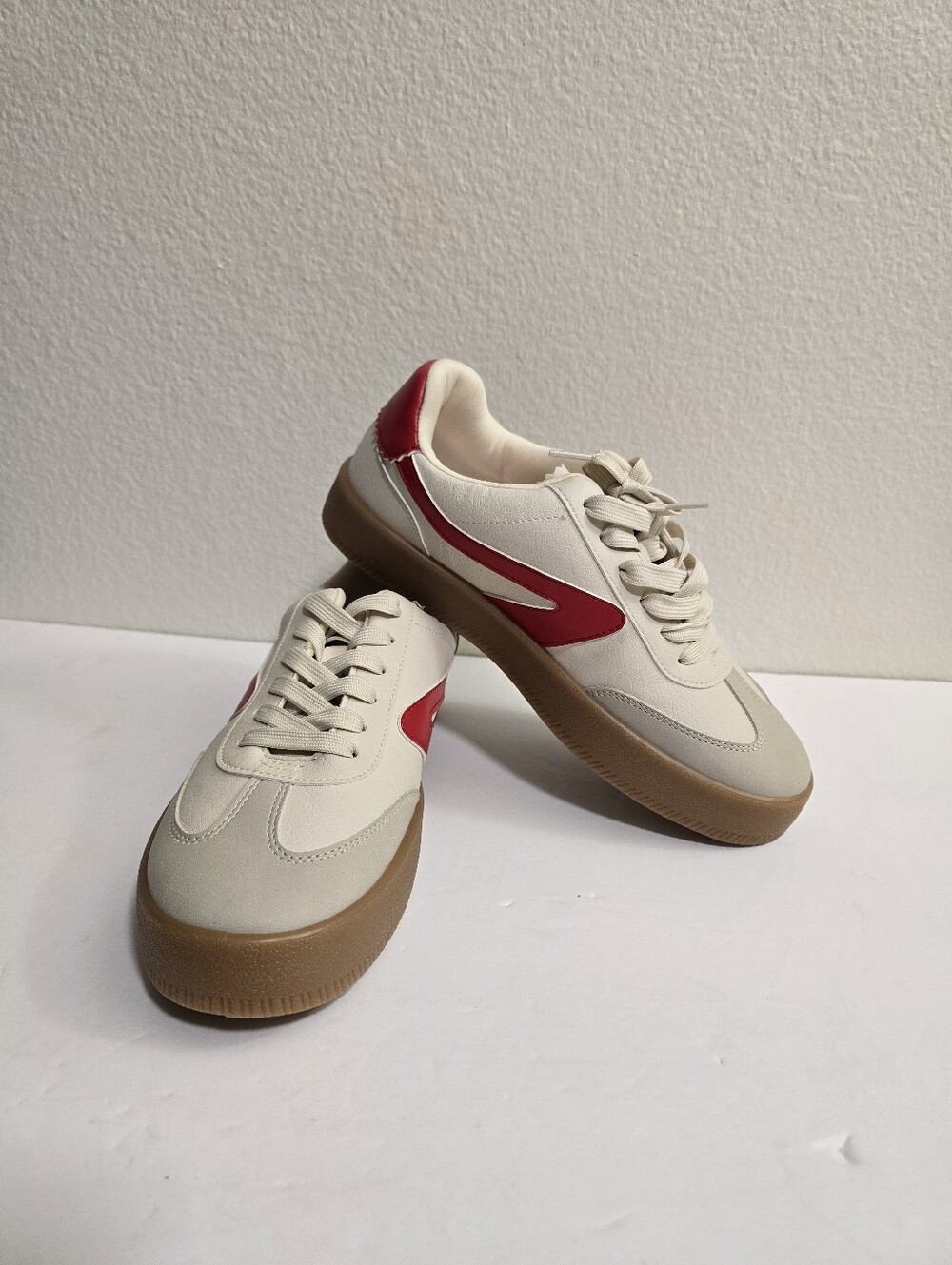 Dolce Vita Russo Womens Sneakers